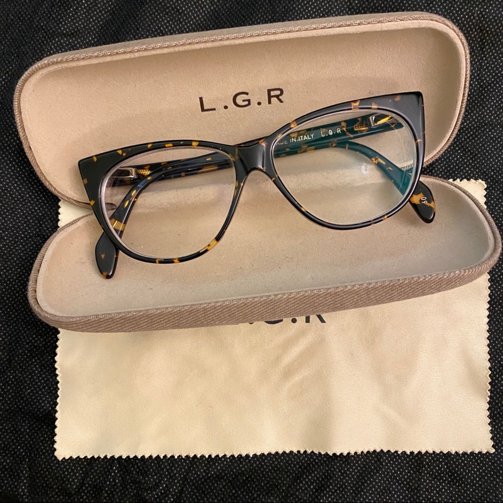 L.G.R sabha cat eye glasses (made in Italy)